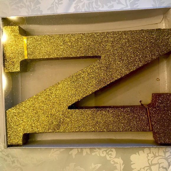 College UPenn Gold Glitter Block Letters Pennsylvania University BED DECORATING - Picture 5 of 6